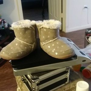 Carters hock and loop disign fur boots